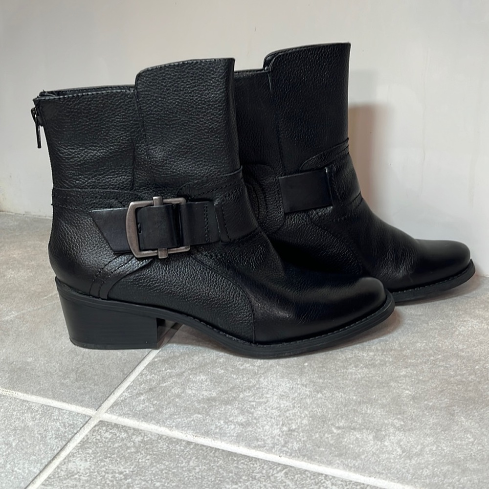 Coach and Four Black Boots